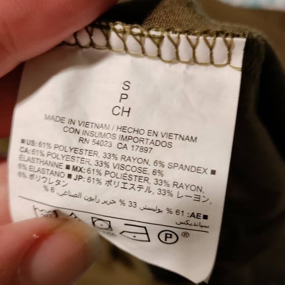 Old Navy Olive green skirt, Size Small - Picture 4 of 4